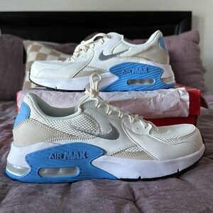 Women’s Nike Airmax - New - Size 10